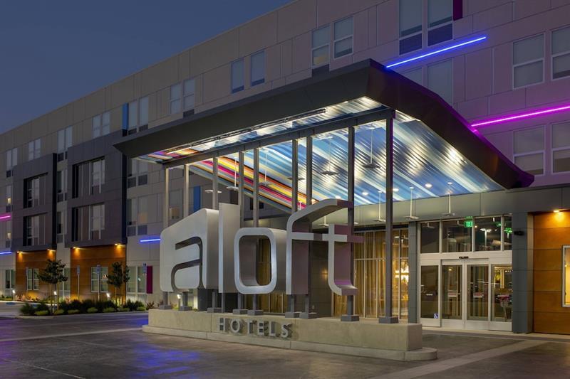 Aloft Savannah Downtown Historic District Exterior photo