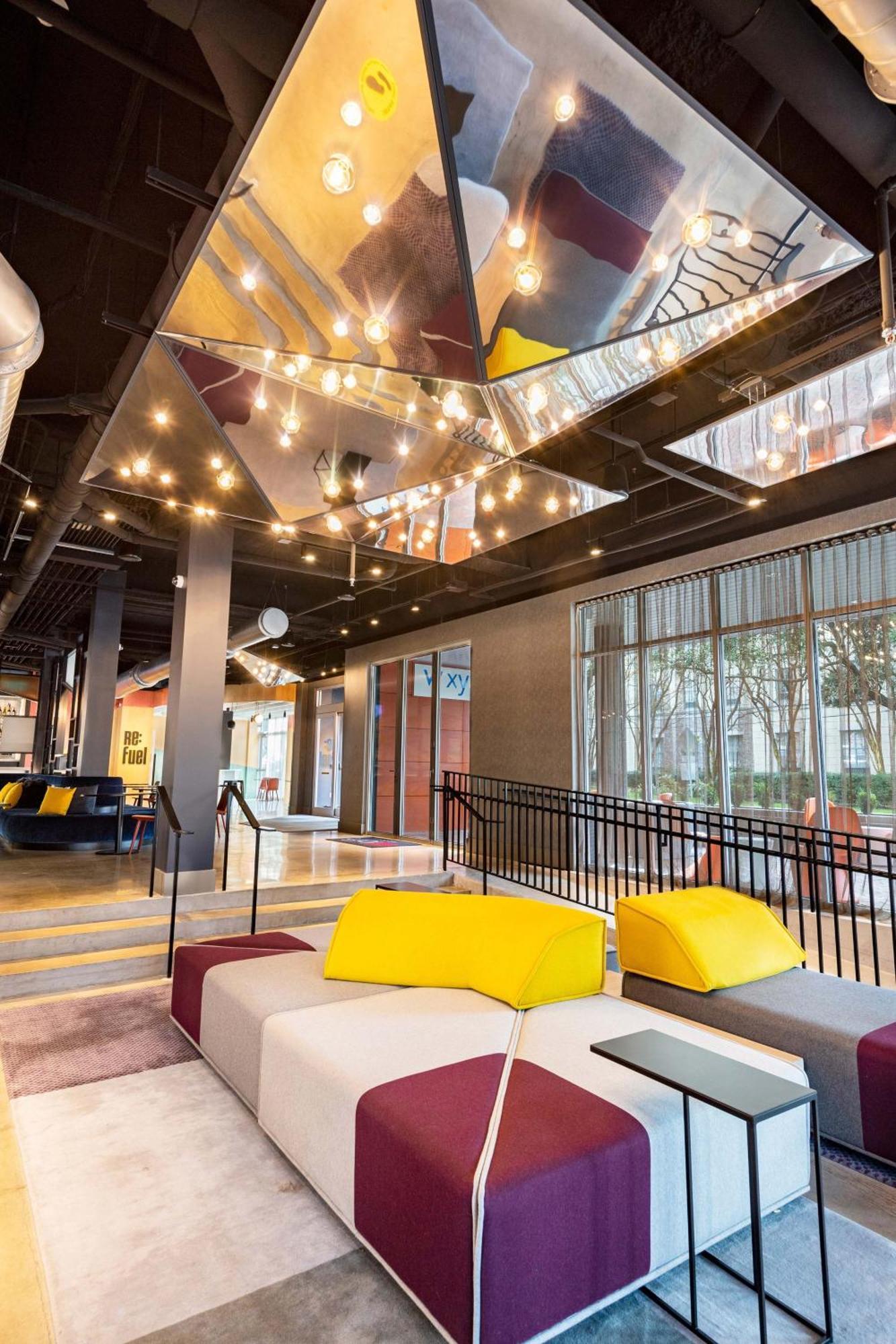 Aloft Savannah Downtown Historic District Exterior photo