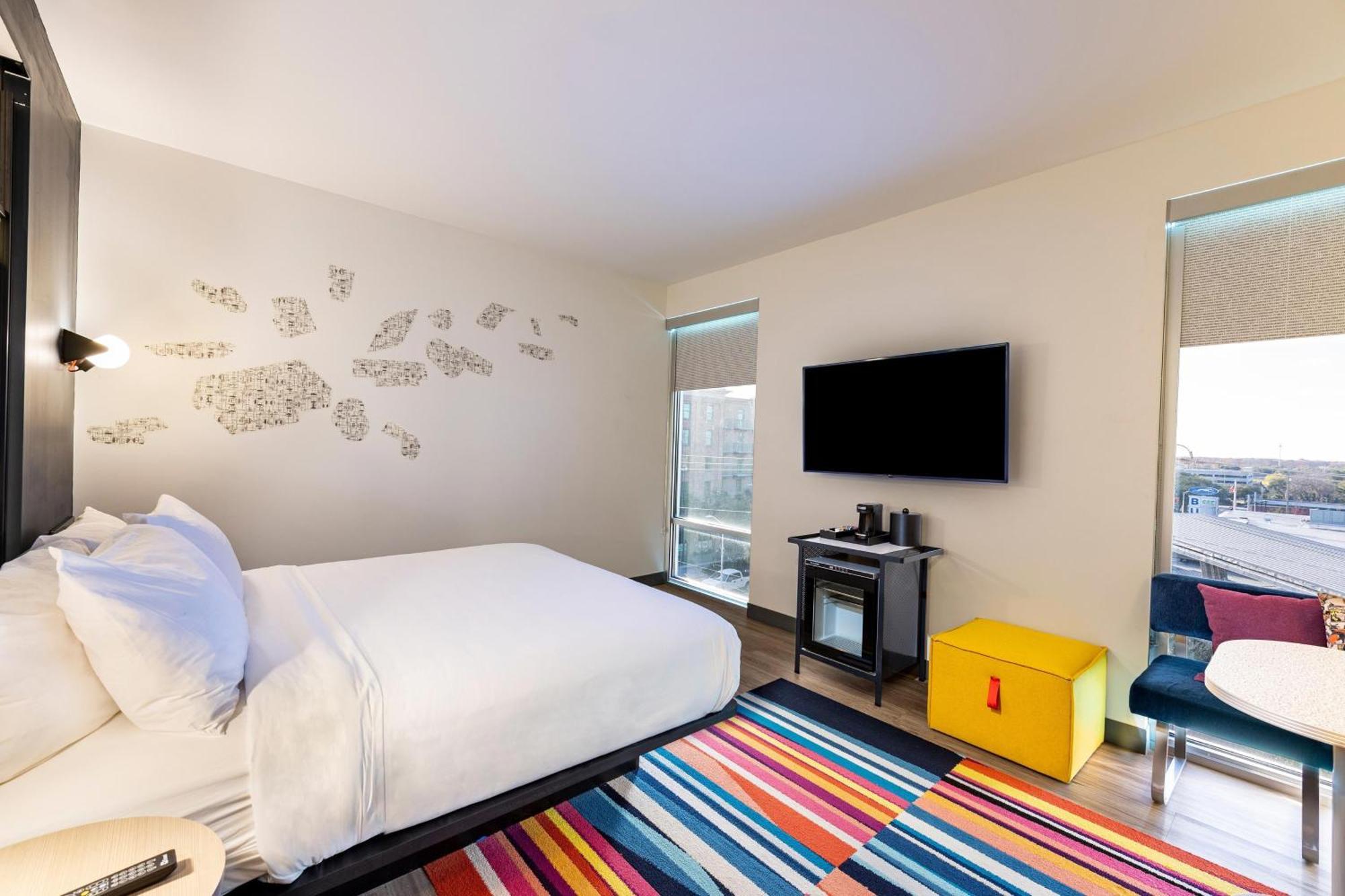 Aloft Savannah Downtown Historic District Exterior photo