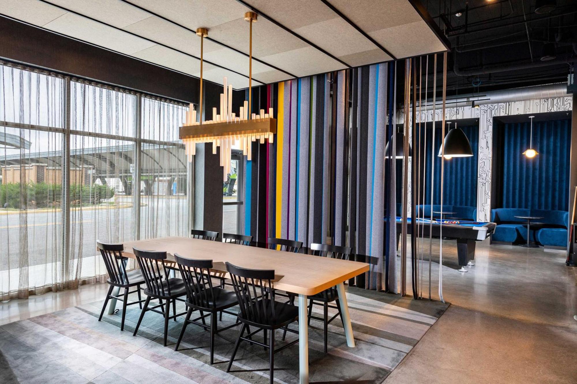 Aloft Savannah Downtown Historic District Exterior photo